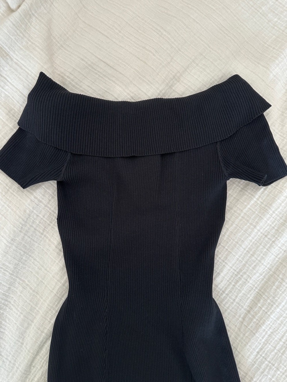 Reiss Black Off-Shoulder Fit & Flare Dress - Picture 6 of 8